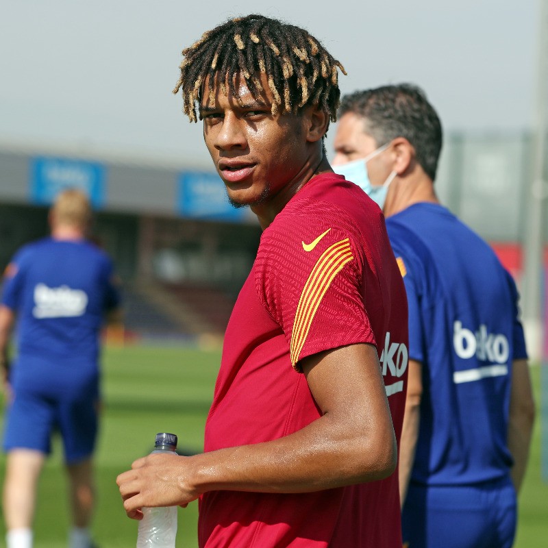 lol-巴塞罗那内部会议纪要流出:清晨手感冰凉,葡超使命明确,球探报告显示潜力的简单介绍